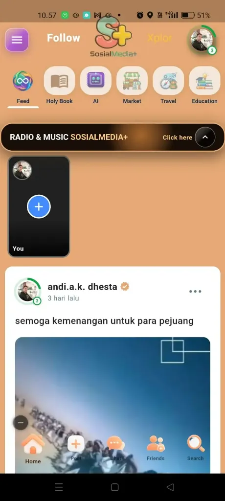 Beranda SosMedPlus dengan baris kanal Feed, Holy Book, AI, Market, Travel, dan Education di atas linimasa unggahan.
